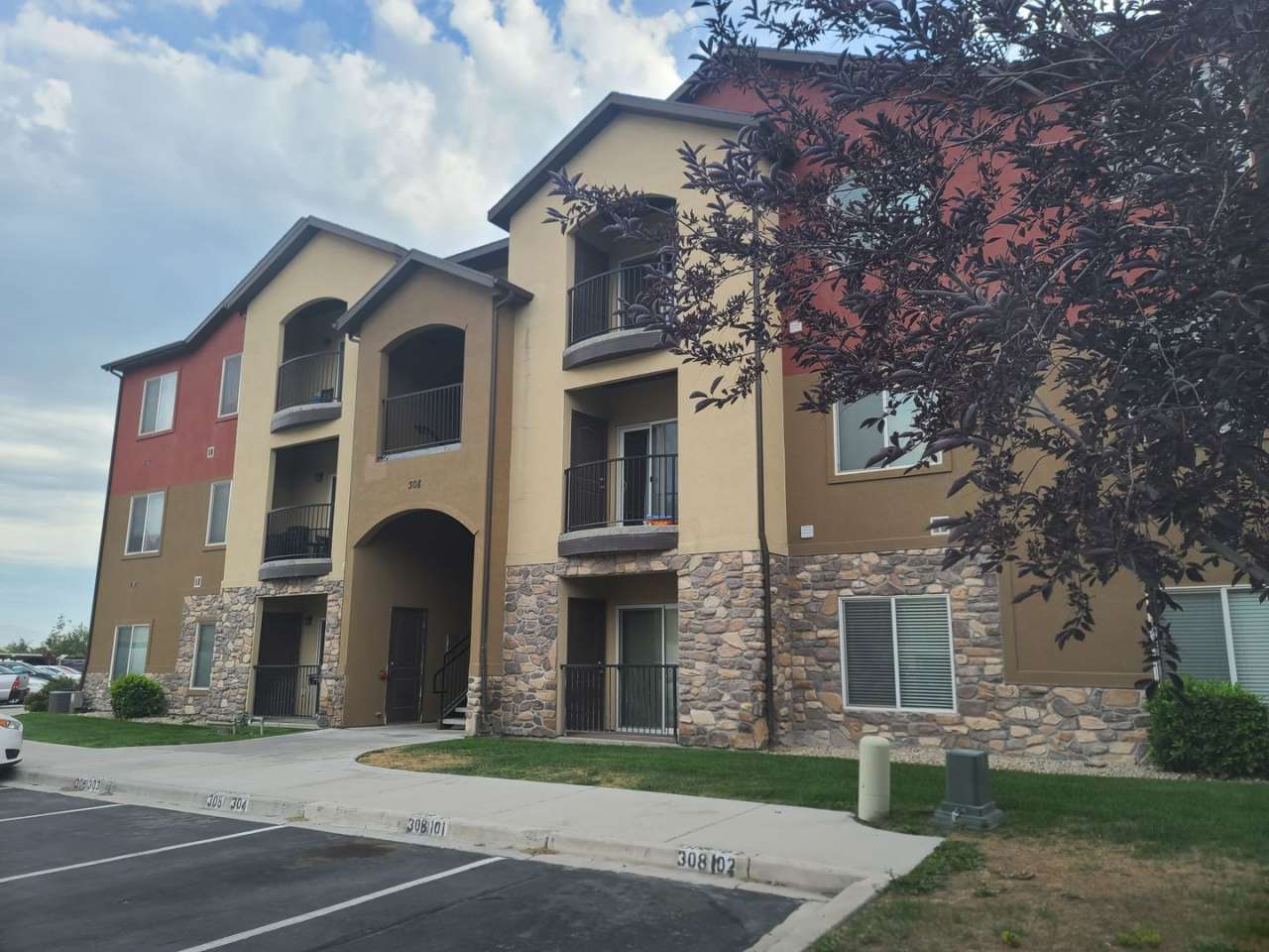 Pleasant Grove Condo Available Now!