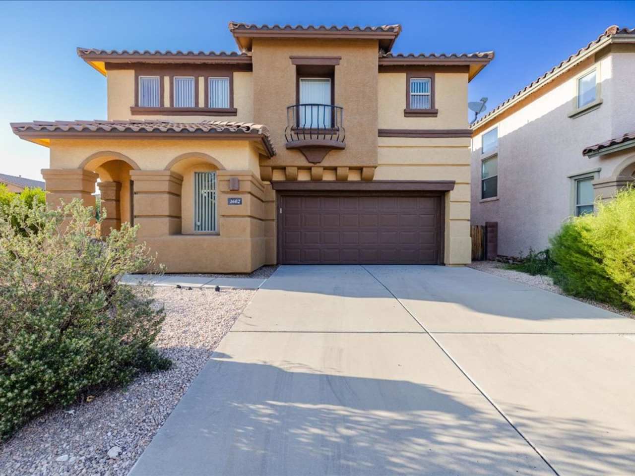 4 Bedroom 2.5 Bathroom