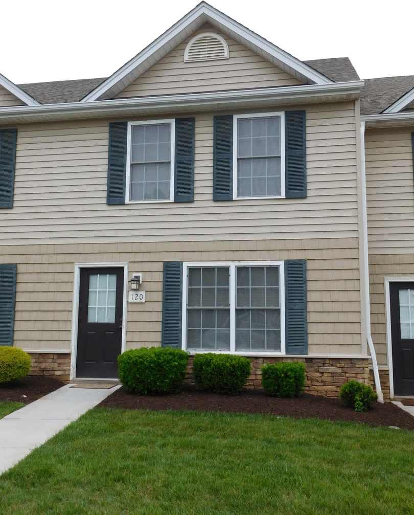 Two Bedroom Townhouse in Tavern Grove!