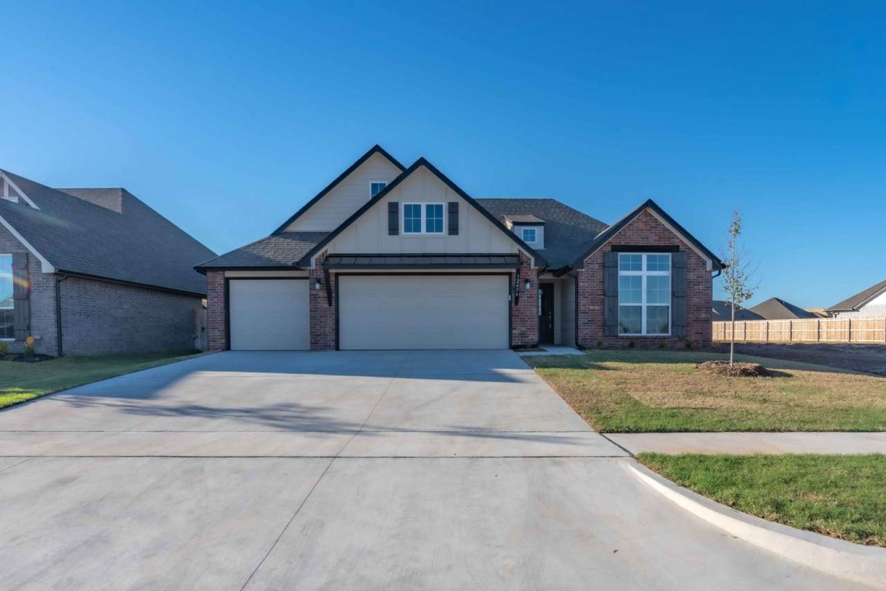 Stunning New Construction Home 4 Bed 3 Bath in Bixby!