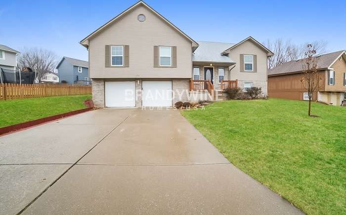 914 Southwest Foxtail Drive