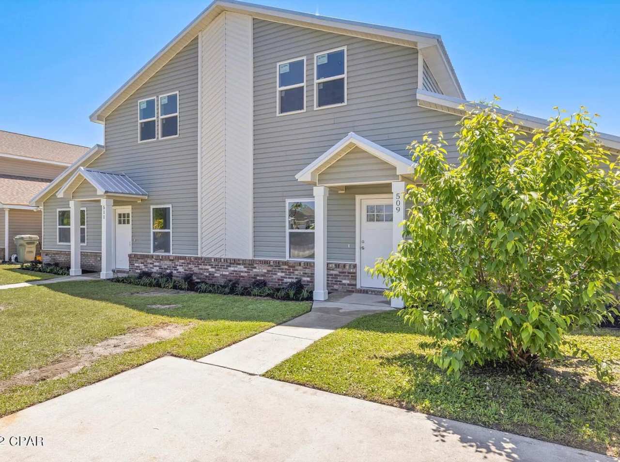 Beautifully Renovated 3B/2Bth Townhome