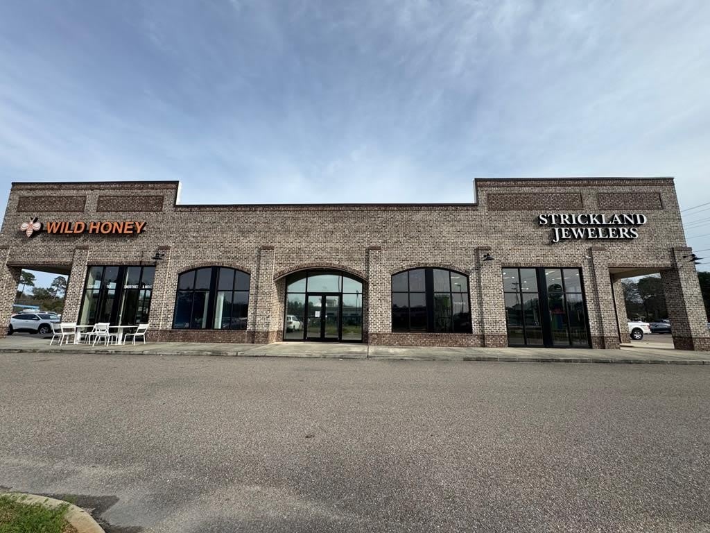 102 Central Park Ave STE 3