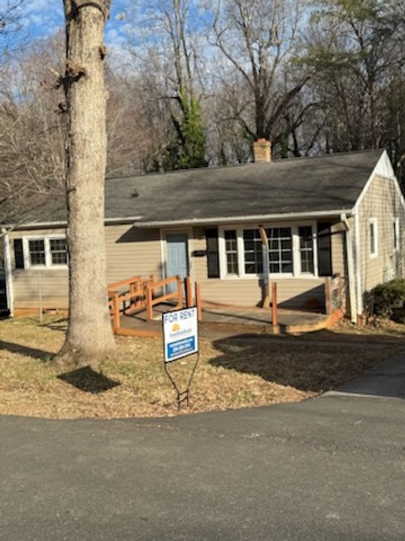 3 bed, one bath house in Mebane