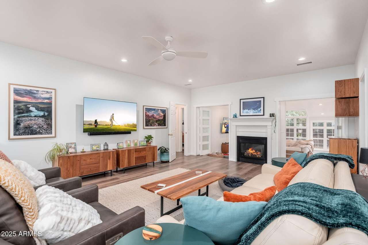 2922 N Rio De Flag Drive