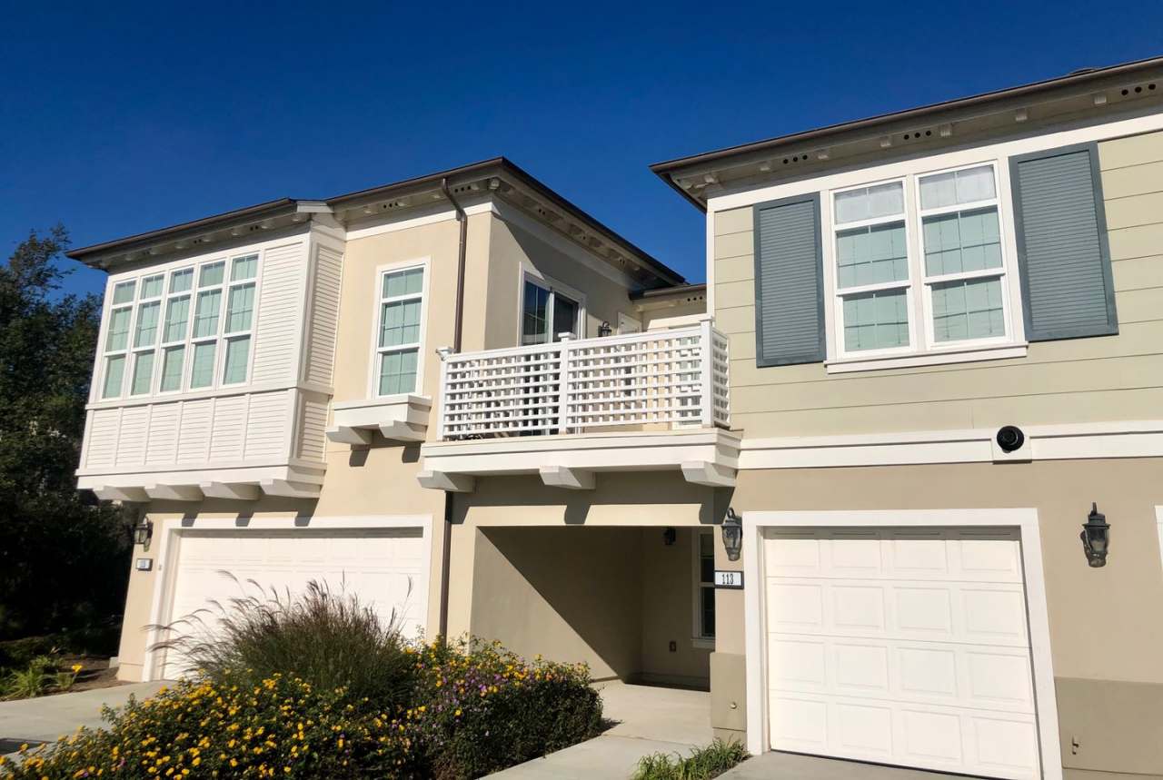 Luxurious and Light  Bright Unfurnished 2 Bedroom Home With Many Amenities