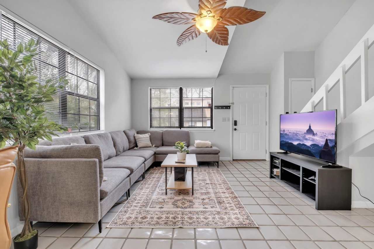 1816 Jackson Bluff Road unit: F