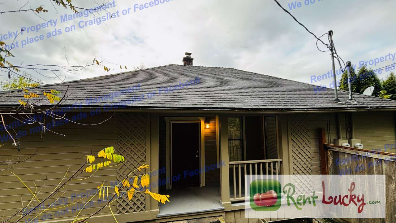 Upper-Level Country Retreat with Deck  Pasture Views – Black Diamond