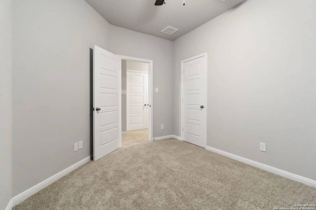 Room for Rent in 3 Bedroom Home at Runner Ridge