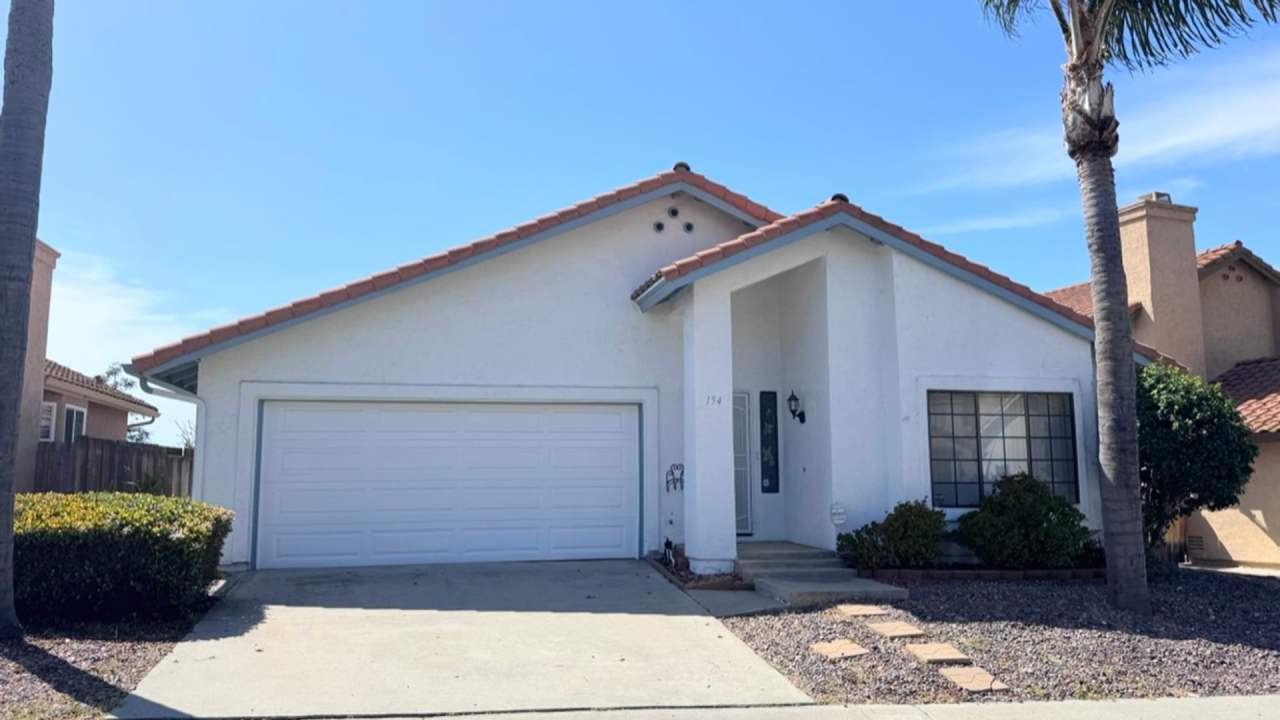 3 bedroom in GATED COMMUNITY with AC