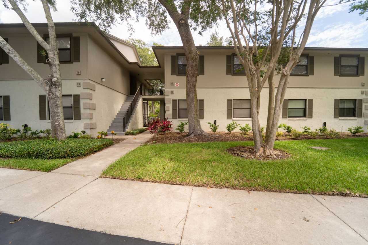 2/2 Second Floor Apartment