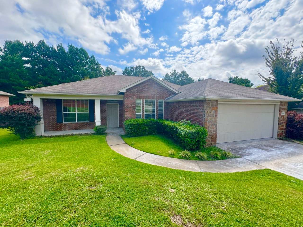 3 Bedroom 2 Bathroom Home in South Tyler!