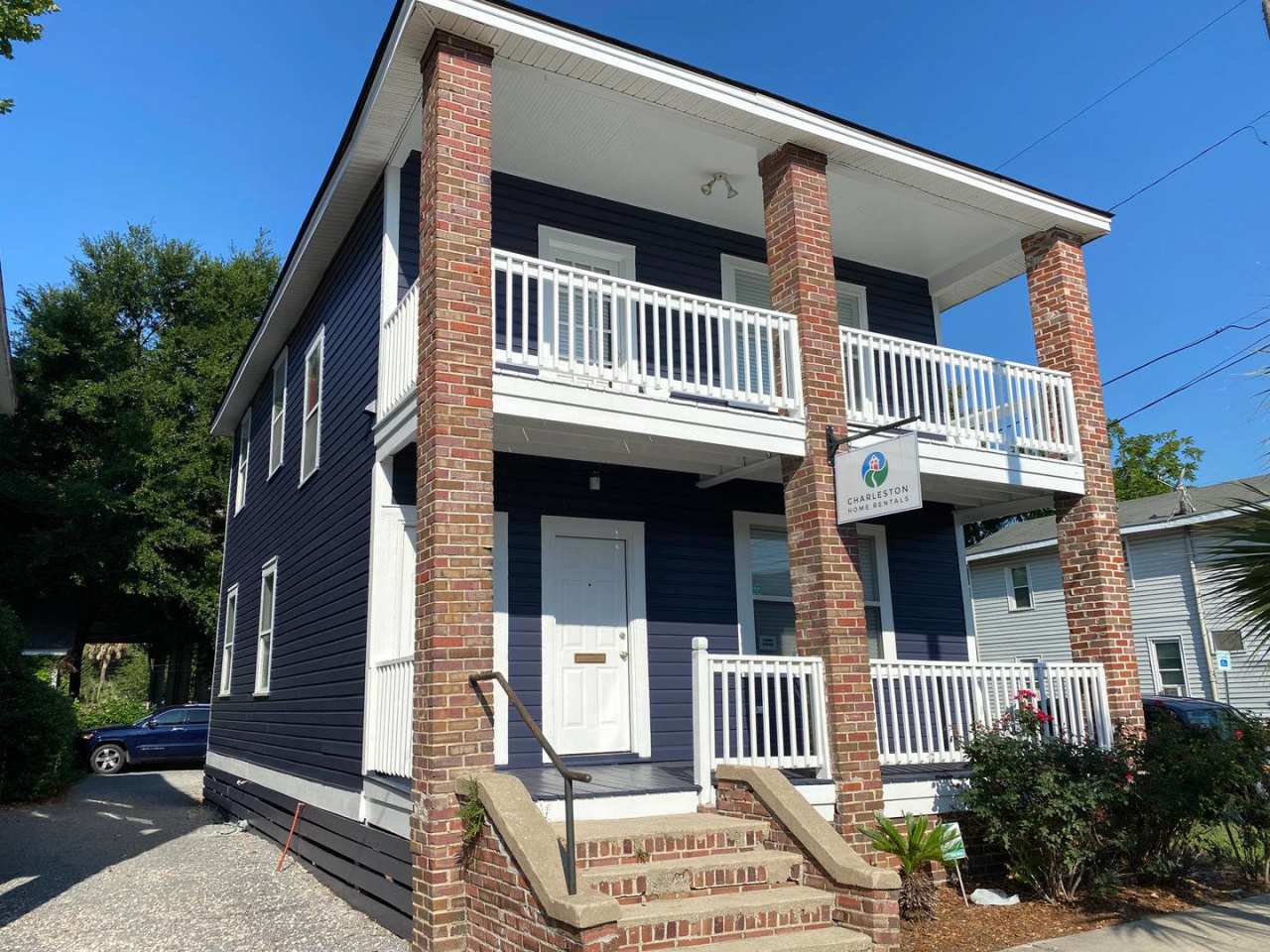 2 Bedroom 1 Bath Apartment with Parking - Charleston Peninsula