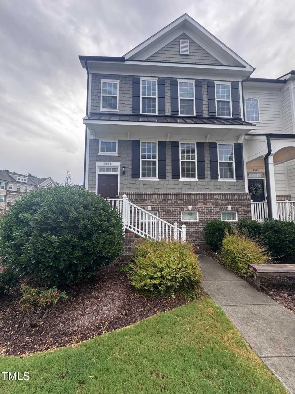 8008 Reedybrook Crossing