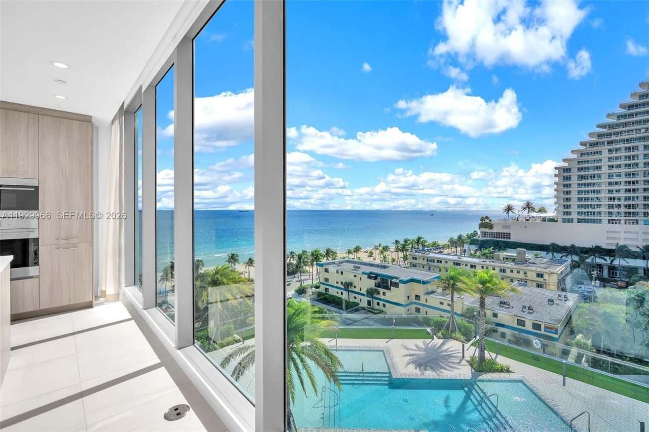 151 N Seabreeze Blvd