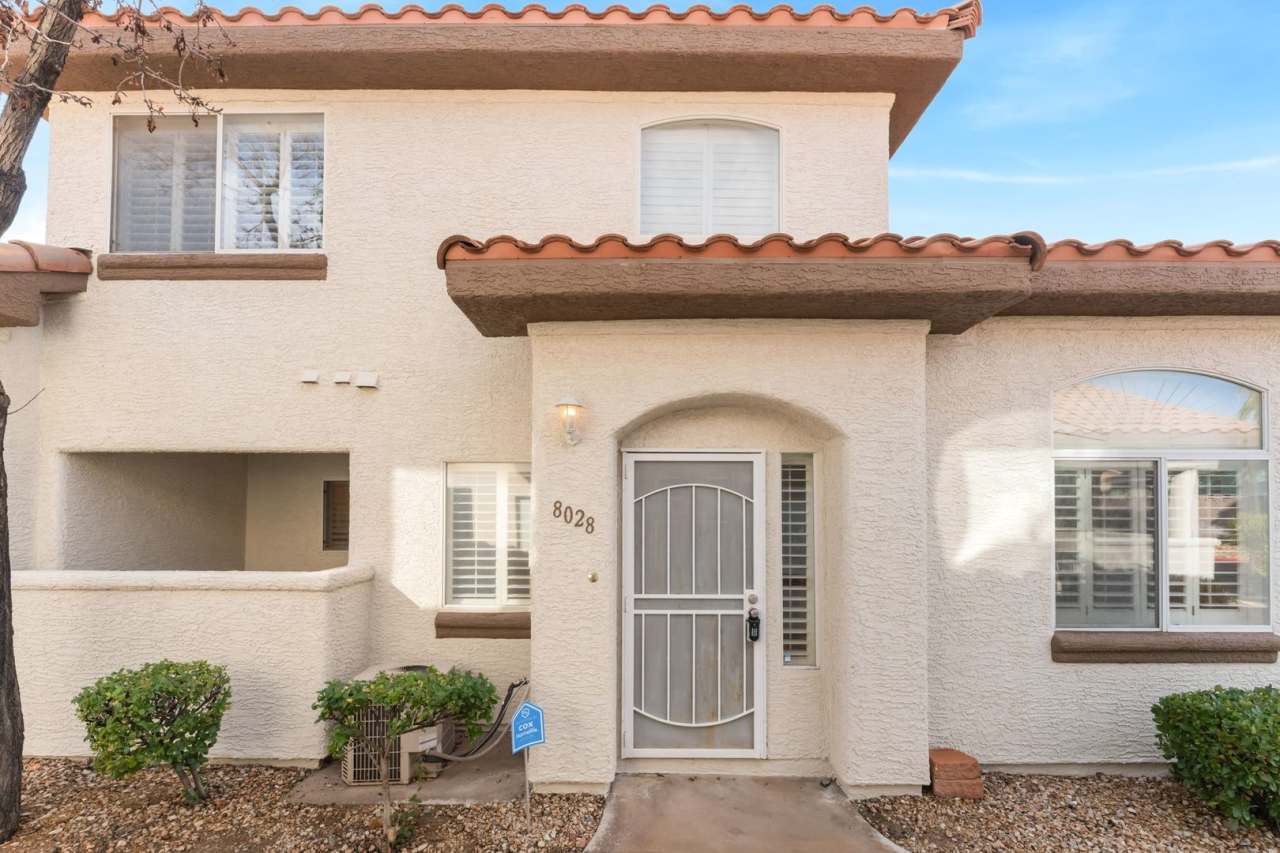 Allure Townhomes II - 2 Bedroom Townhome- Single car garage-Gated-Community Pool (N Buffalo at W Washington)