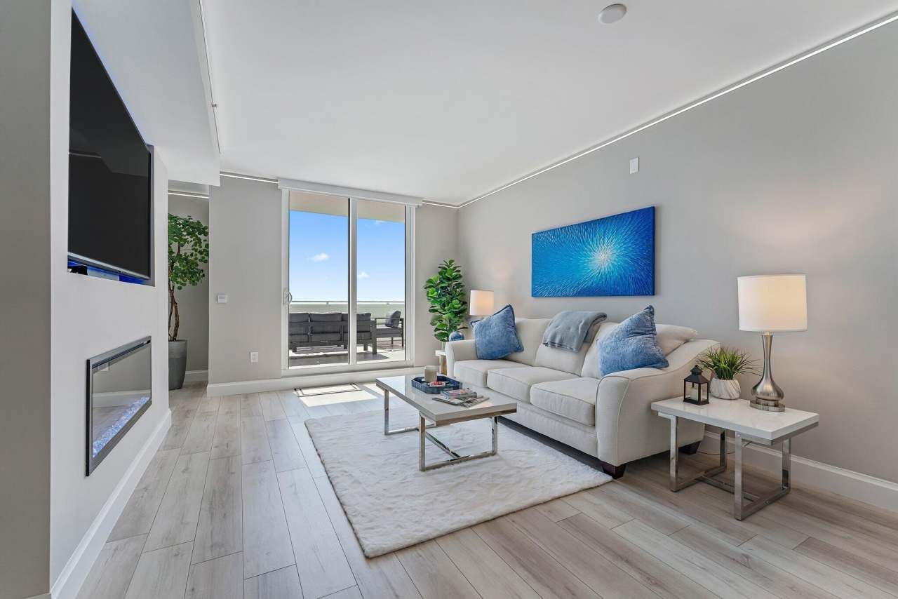 255 Evernia 1115 Street