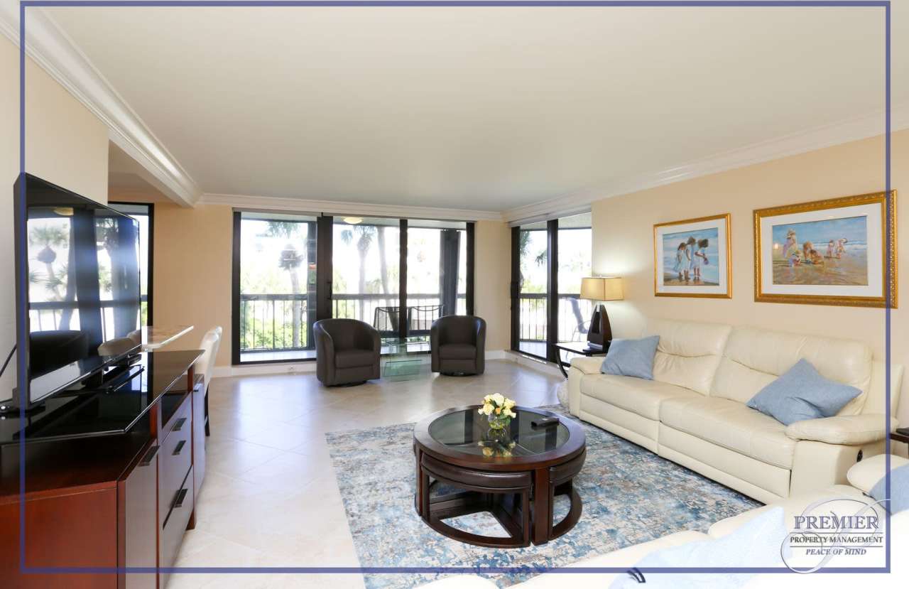 **PARK SHORE BEAUTY WALK TO VENETIAN VILLAGE ** ESPLANADE** NICE AMENITIES ** 2 BEDROOM CONDO ON THE BEACH **