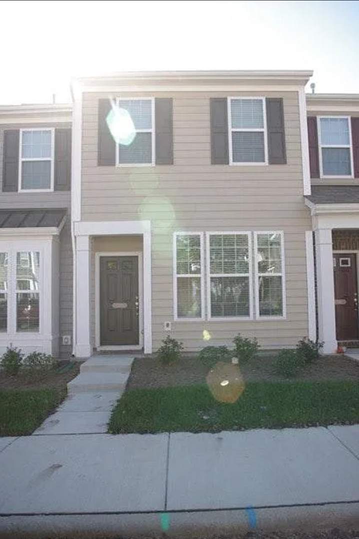 2 Bedroom, 2.5 Bathroom Townhome with 2 Parking Spaces in Renaissance Park – Minutes from Downtown Raleigh! Available now!