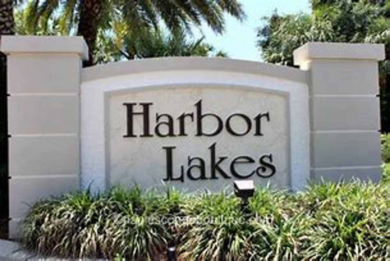 Seasonal 3br 2bath Condo in Harbor Lakes Community
