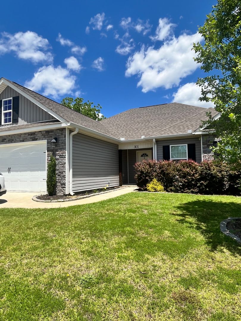 *PENDING* 301 Gibson Circle - Cozy Open Floor Plan