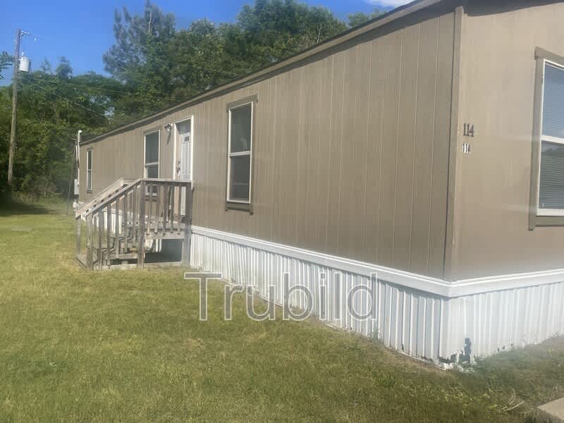 114 N Lucky lane