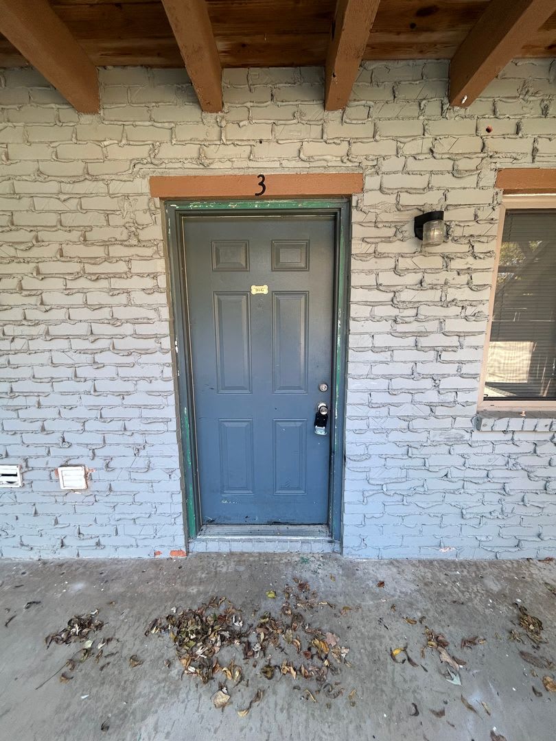 969 W Holly St Fayetteville, AR 72703