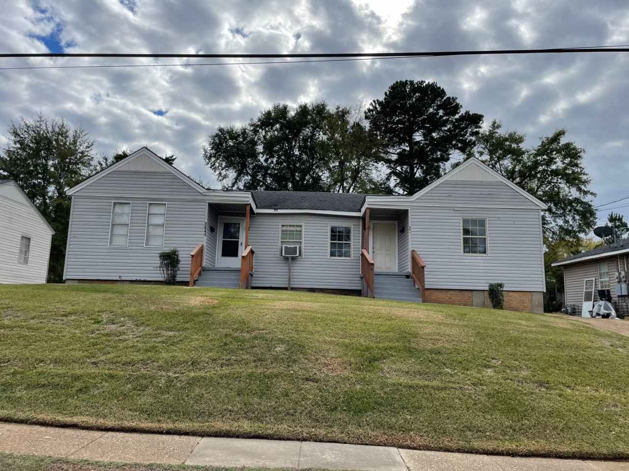 Remodeled Home With Private Parking