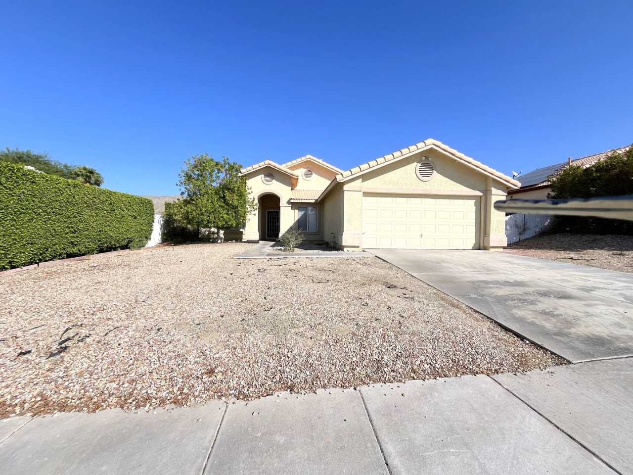 Beautiful 4-Bedroom Home Available in Rancho Del Oro HOA!