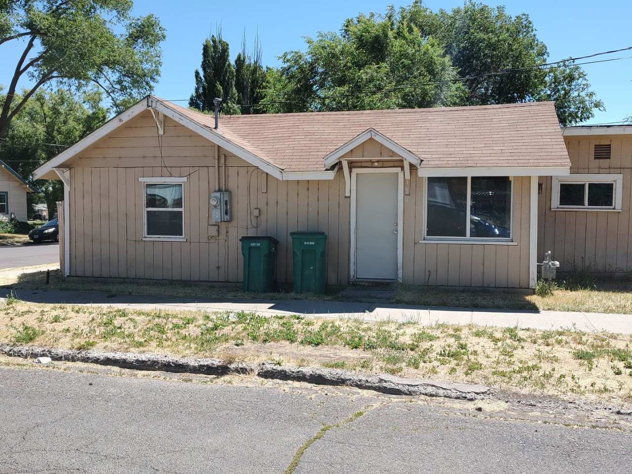 2 Bedroom 1 Bath Newly Remodeled House