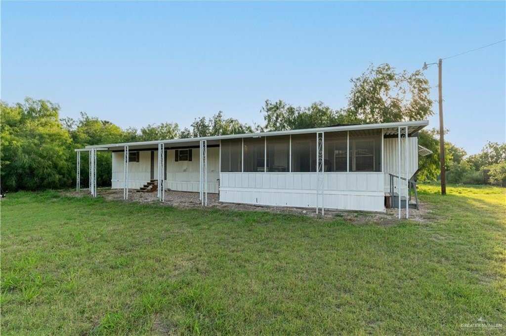 1221 S Cesar Chavez Road