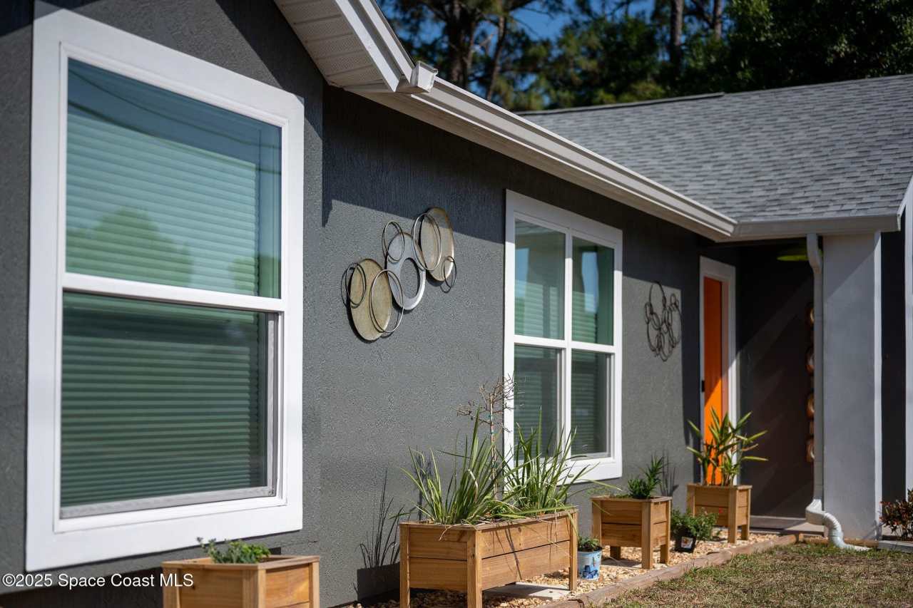 1181 Lamplighter Drive NW