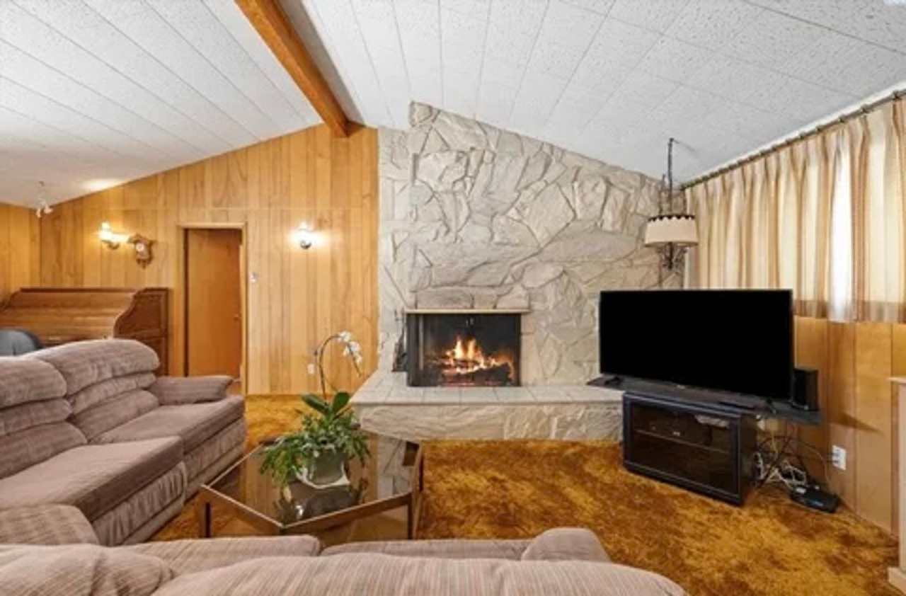 Spacious 4-Bedroom Home with Solar Panels in Richland