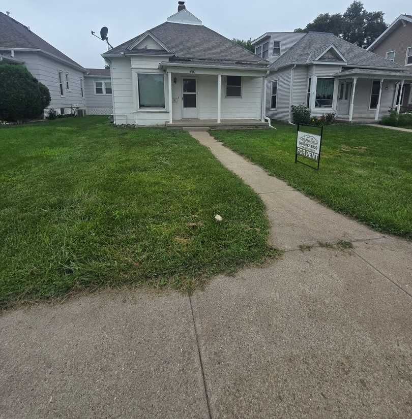 For Rent: Cozy 2 Bedroom, 1 Bathroom Single-Family Home with 1-Car Garage