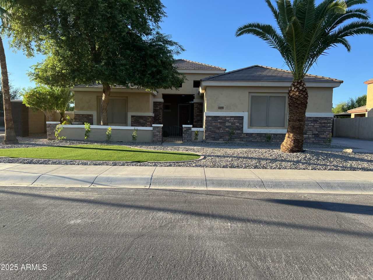 15494 W MEADOWBROOK Avenue