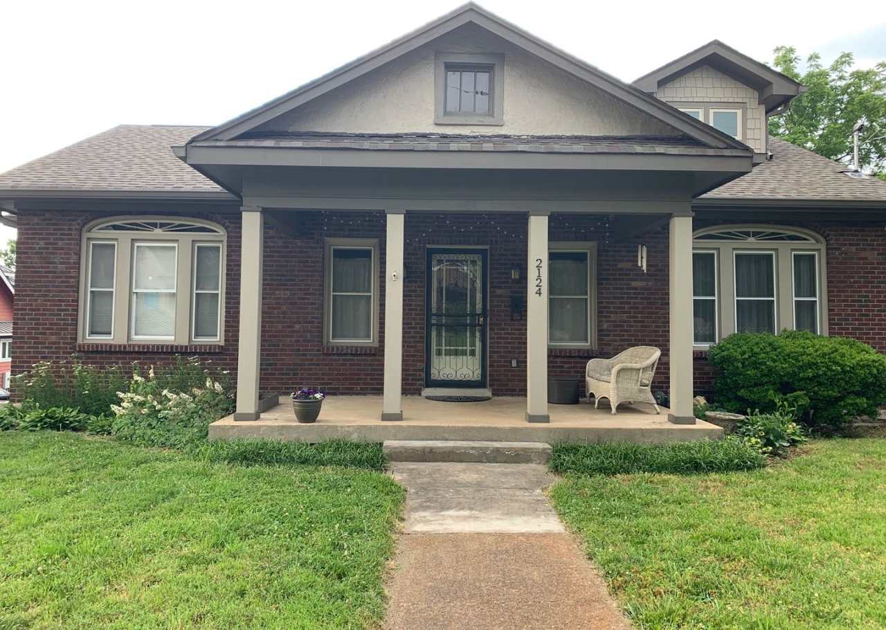 Charming Home in Belmont-Hillsboro Neighborhood, minutes to Vandy and Belmont, Fenced Yard