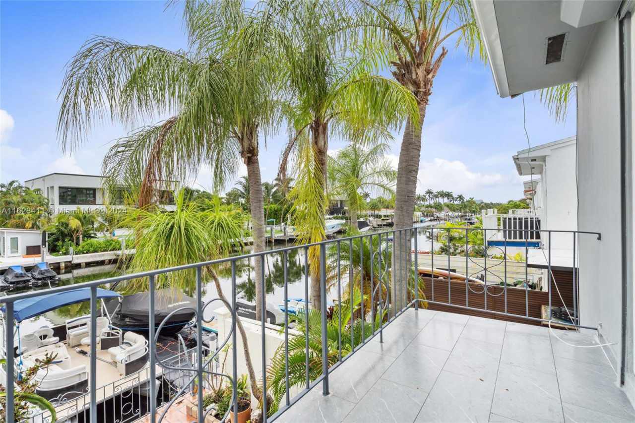 1991 Northeast 123rd Street