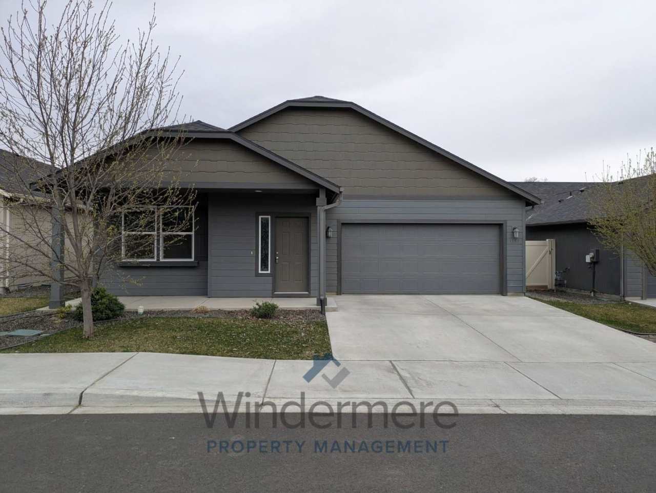 1151 Virginia - Fenced backyard, Gas Fireplace