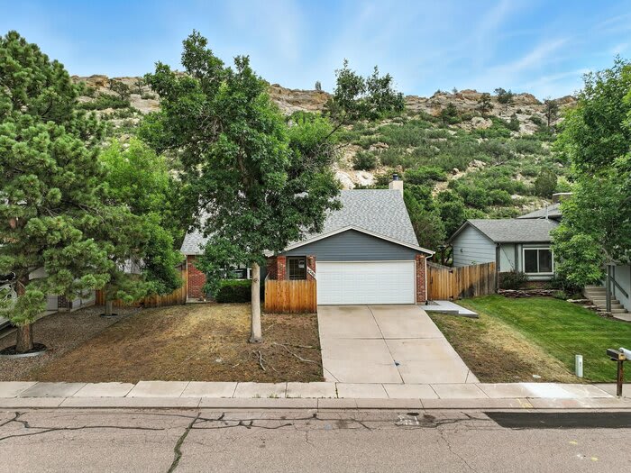 6290 Pemberton Way