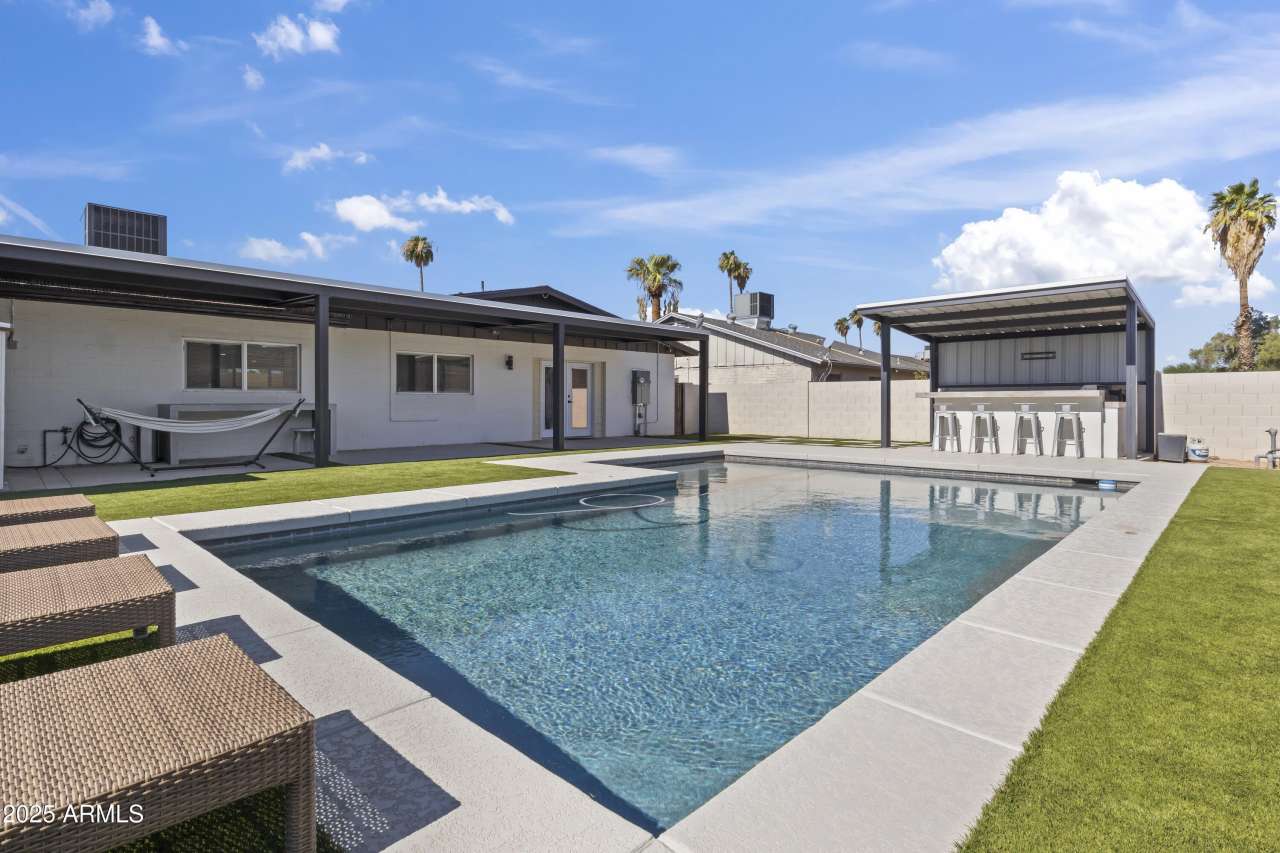 2166 E GREENWAY Drive