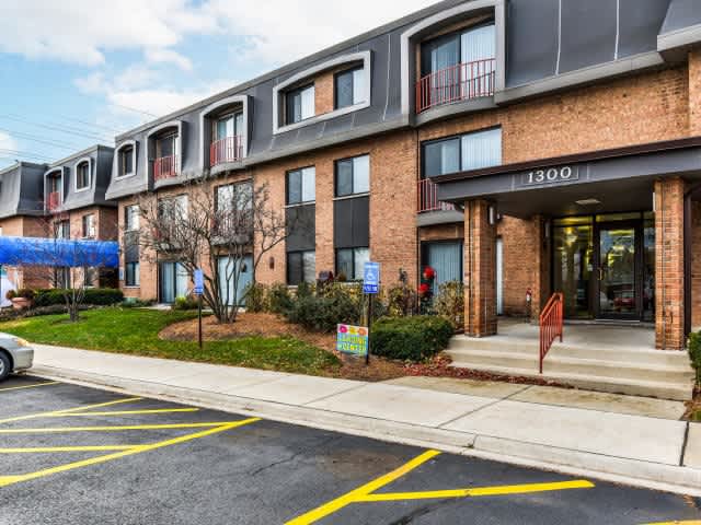 1300 S Elmhurst Rd Unit E11