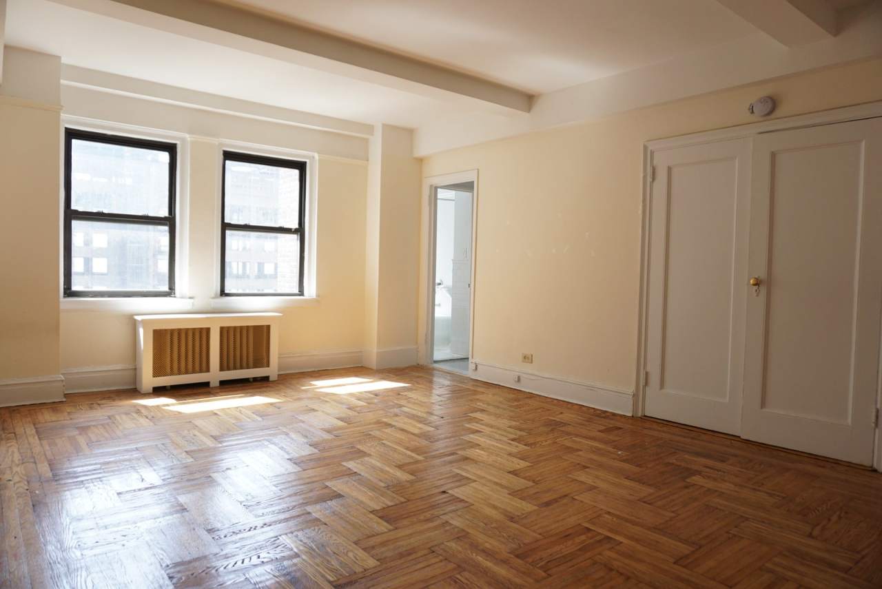 237 East 20th Street   apt #8D