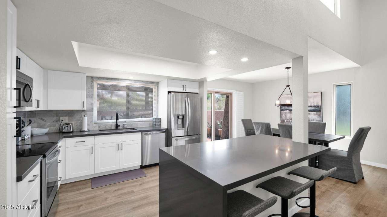 7417 N Via Camello Del Norte --