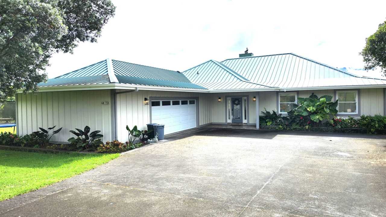 Mokuloa Beauty with Mauna Kea Views