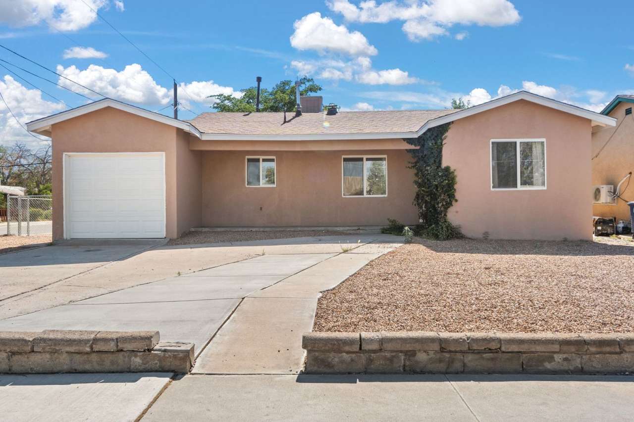 Fully Furnished Home!