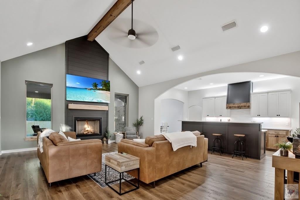 6826 Maple View Lane