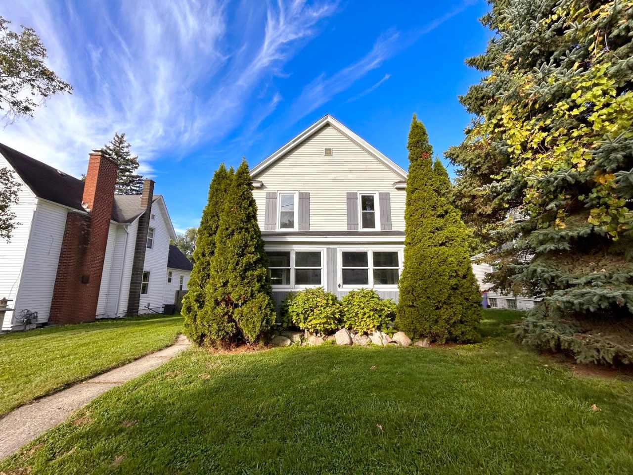 Spacious 4-Bedroom Home Near College Hill  Highland Park