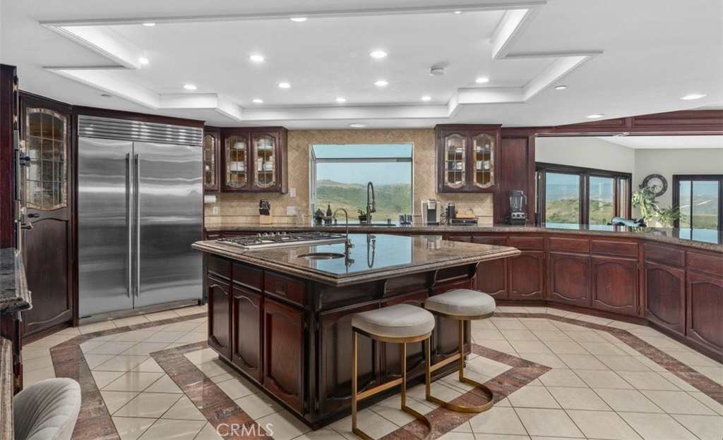 868 Avenida Acapulco