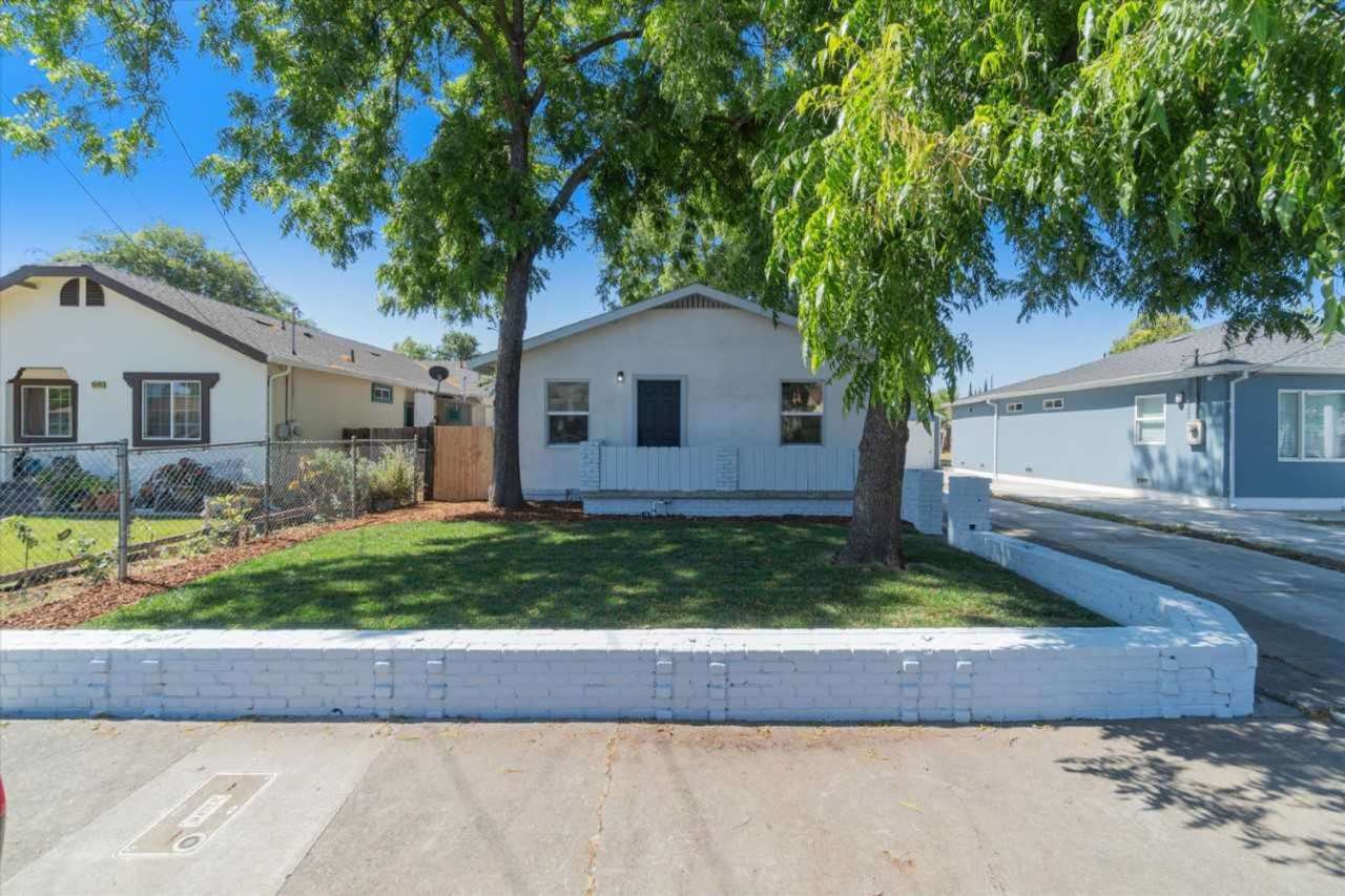 BEAUTIFUL REMODELED HOME IN SACRAMENTO!!