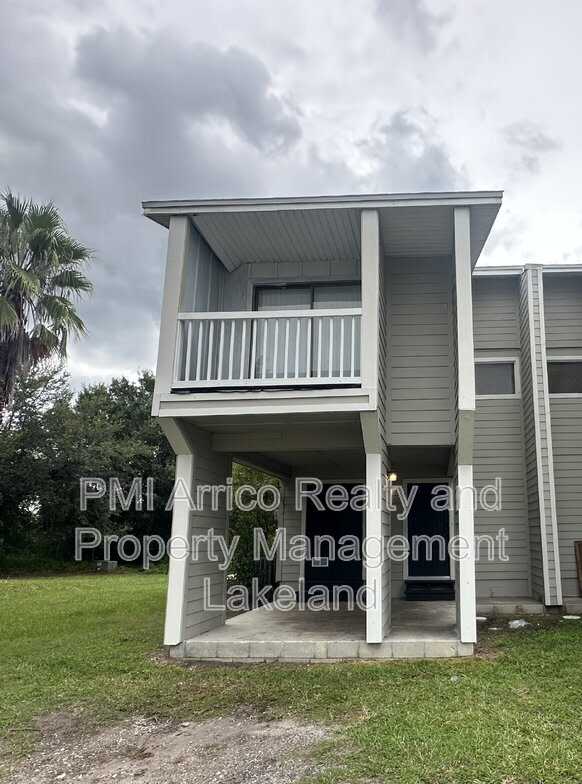 1106 Country Club Ln